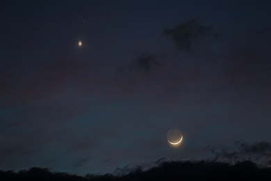 Σελήνη και Αφροδίτη στον νυκτερινό ουρανό