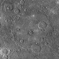 Ο κρατήρας Μπετόβεν, τρίτος μεγαλύτερος στον πλανήτη Ερμή, σύνθετη λήψη από την αποστολή MESSENGER.