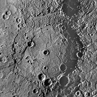 Ο κρατήρας Ρέμπραντ, δεύτερος μεγαλύτερος στον πλανήτη Ερμή, σύνθετη λήψη από την αποστολή MESSENGER.