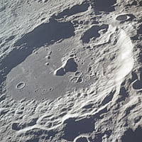 Ο Σεληνιακός κρατῆρας Άιτκεν στην αθέατη πλευρά- Moon crater Aitken far side Apollo 17