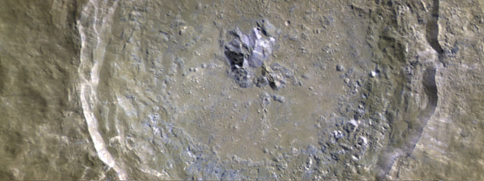 Ο σεληνιακός κρατῆρας Τύχο από τα νότια υψίπεδα της ορατής πλευράς της Σελήνης Lunar crater Tycho souther highland region visible side
