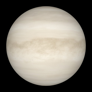 Ο πλανήτης Αφροδίτη με την πυκνή ατμόσφαιρα που καλύπτει εντελώς την επιφάνεια, τεχνητά χρωματισμένη λήψη από την αποστολή Μαγγελάνος (NASA).