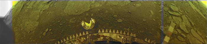 Η επιφάνεια του πλανήτη Αφροδίτη, πανοραμική εμπρόσθια λήψη από την σοβιετική αποστολή Βενιέρα 13 (Venera 13)